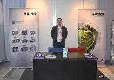 Vladyslav Mendryukov, regio sales manager voor Heinen. Zij promoten hun koeling-systemen tijdens het event.